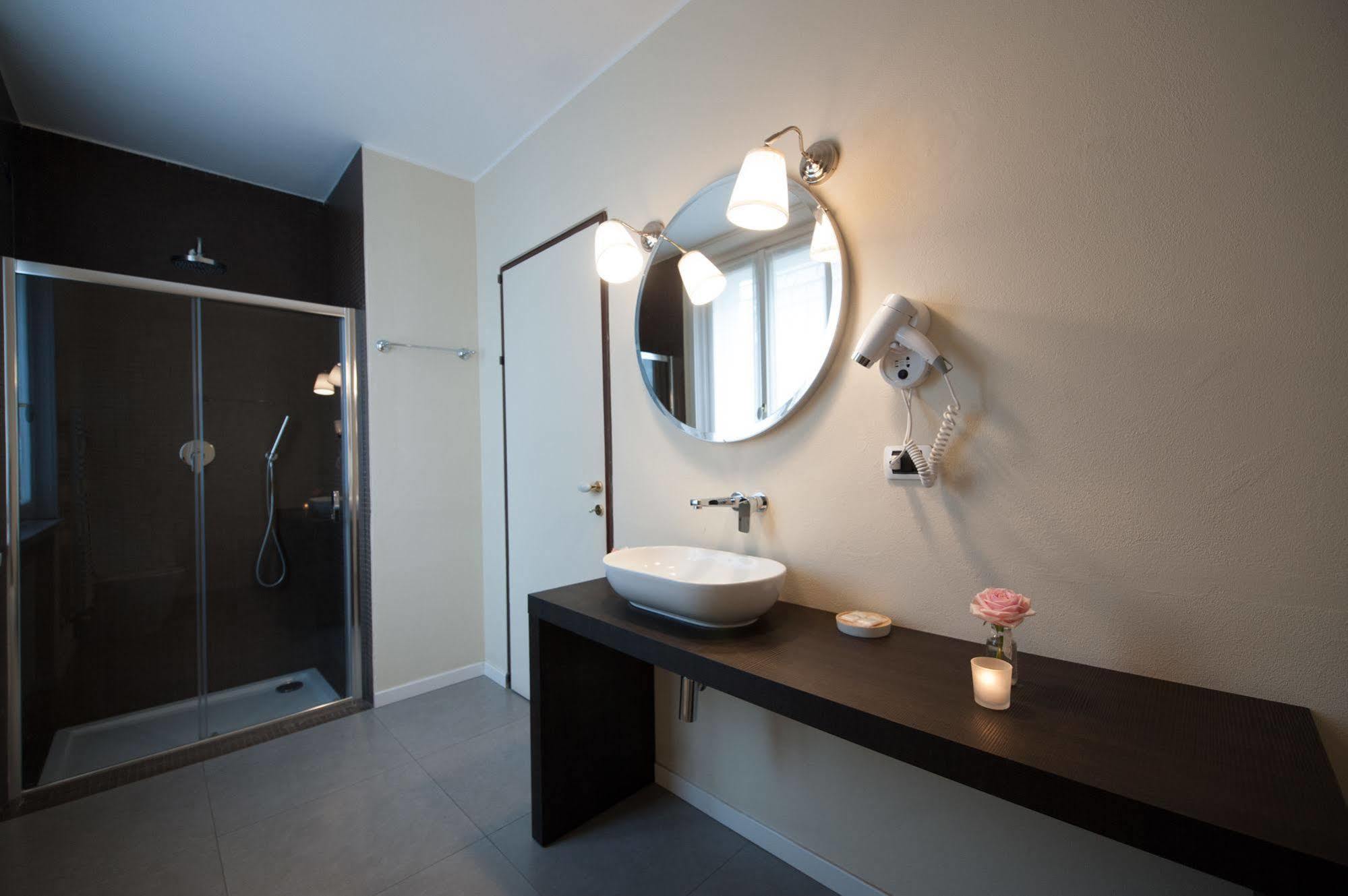 Thea Monza Hotel Buitenkant foto